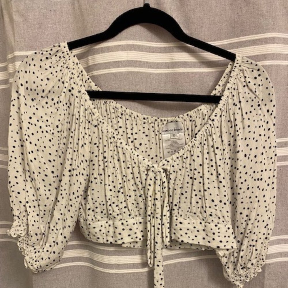 Bamboo Blonde B/W Spotted Crop Blouse, Size 6 or Medium